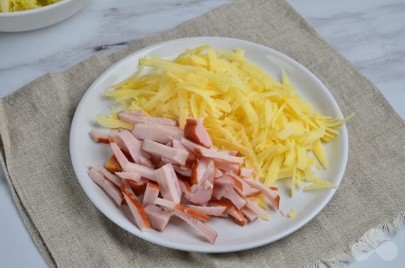 Лаваш с копченой курицей и овощами – фото приготовления рецепта, шаг 2