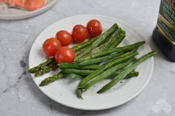 Лосось с овощами на электрогриле – фото приготовления рецепта, шаг 2