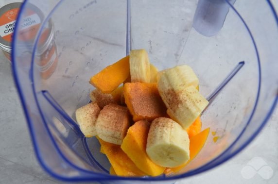 Смузи из манго и банана – фото приготовления рецепта, шаг 2