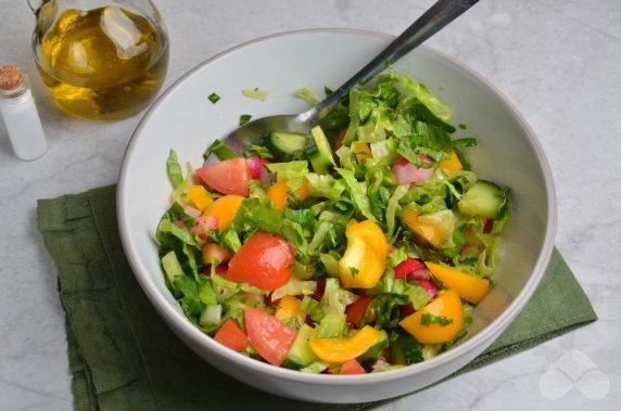 Салат из пекинской капусты и свежих овощей – фото приготовления рецепта, шаг 5