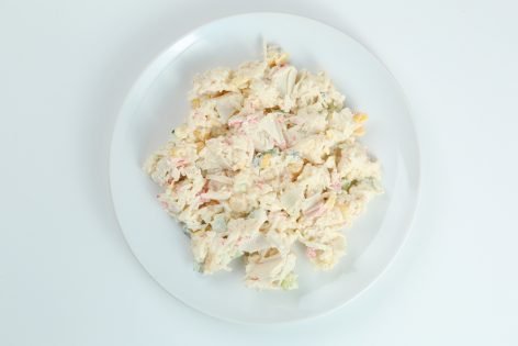 Белый крабовый салат