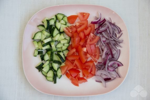 Салат с овощами, маслинами и нутом – фото приготовления рецепта, шаг 1