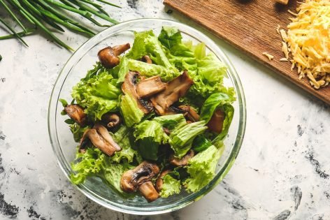 20 дешевых и простых салатов на скорую руку
