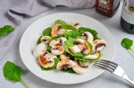 Рецепт вкусного салата с маринованными грибами