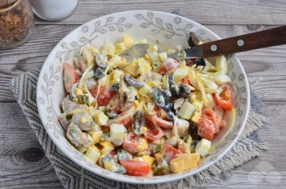 Салат с грибами и помидорами черри – фото приготовления рецепта, шаг 4