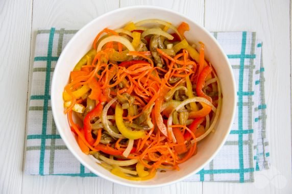 Салат из баклажанов, корейской моркови и болгарского перца – фото приготовления рецепта, шаг 6