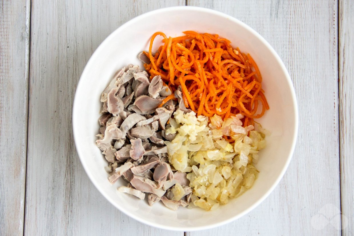 Салат из куриных желудков и моркови по-корейски | Простые кулинарные рецепты с фотографиями