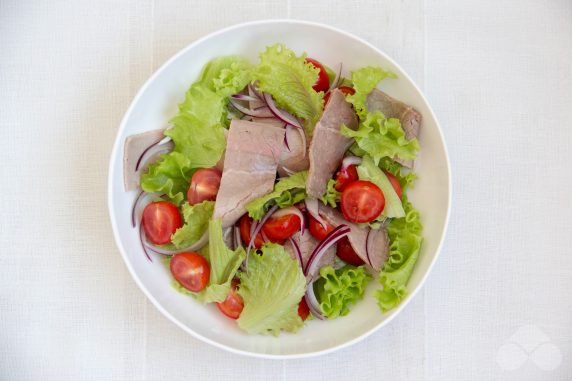 Салат из свежих овощей с говядиной – фото приготовления рецепта, шаг 2