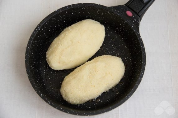 Картофельные зразы со шпротами – фото приготовления рецепта, шаг 6