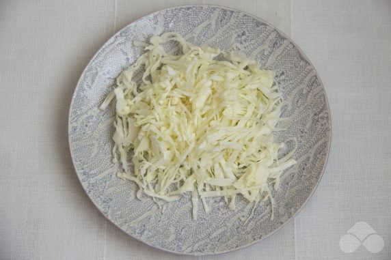 Салат из капусты, болгарского перца и корейской моркови – фото приготовления рецепта, шаг 1