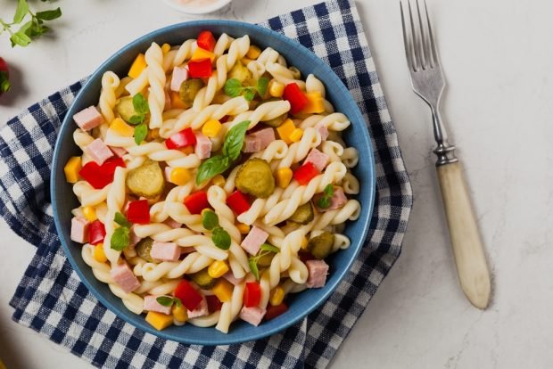 Итальянский салат с макаронами и болгарским перцем — рецепт с фото