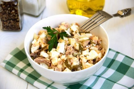 Салат из морской капусты: рецепты