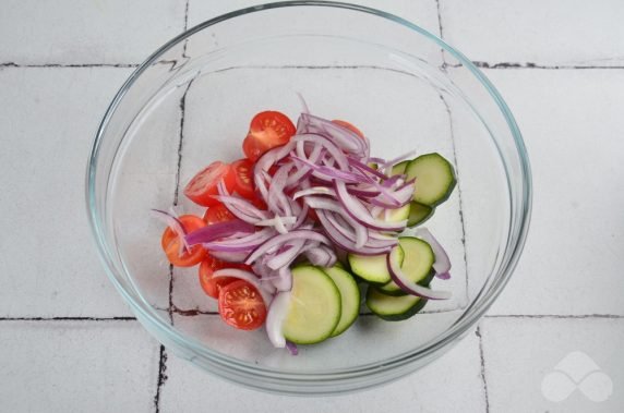Лосось, запеченный с овощами в фольге – фото приготовления рецепта, шаг 1