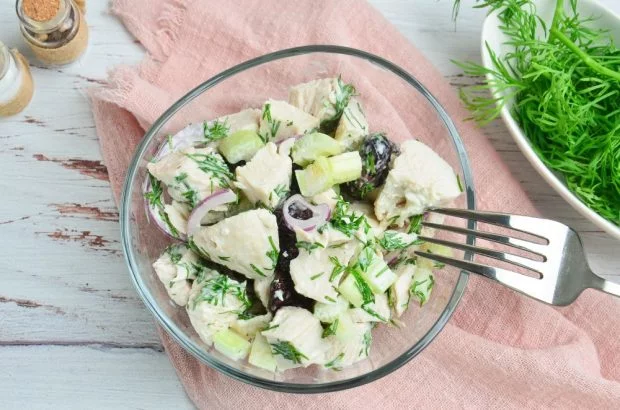 8 рецептов простых и вкусных салатов на Пасху-2021