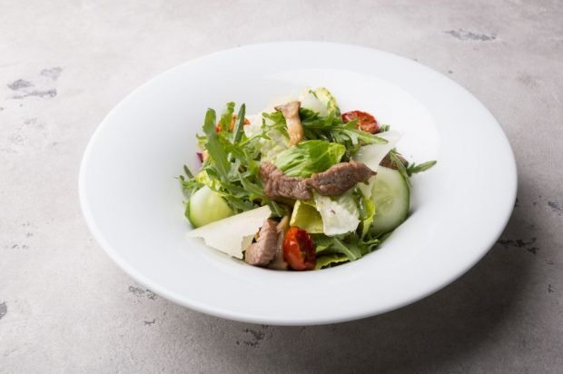 Итальянский салат с вялеными помидорами – фото рецепт