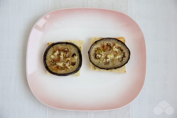 Закуска из баклажанов и хумуса – фото приготовления рецепта, шаг 4