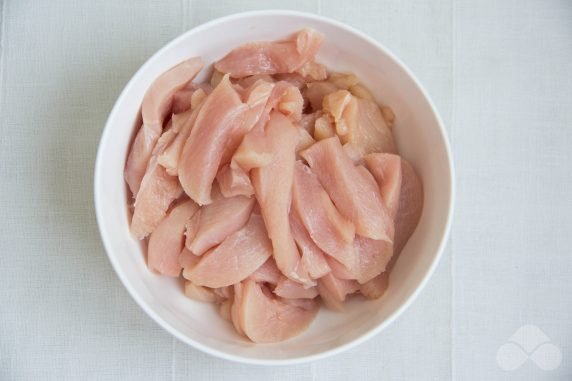 Куриное филе в белковом кляре – фото приготовления рецепта, шаг 2