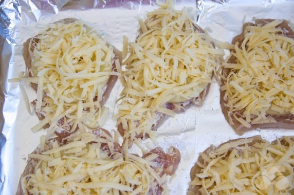 Медальоны с ананасами и сыром в духовке рецепт с фото пошагово