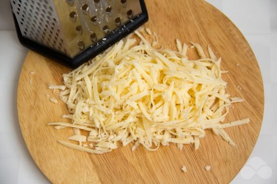 Отбивные из индейки с помидорами и сыром в духовке – фото приготовления рецепта, шаг 5