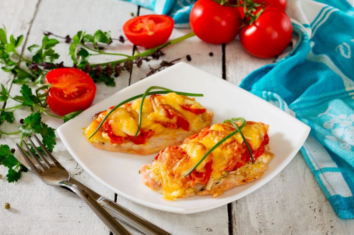 Рецепт филе курицы в духовке с помидорами и сыром рецепт с фото пошагово в