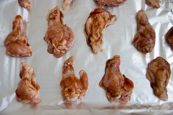 Крылышки с соусом барбекю в духовке – фото приготовления рецепта, шаг 4