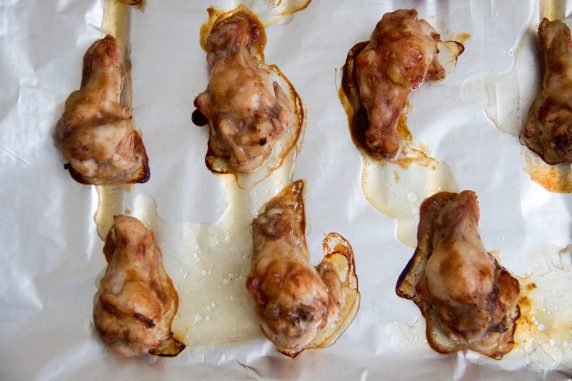 Крылышки с соусом барбекю в духовке – фото приготовления рецепта, шаг 5