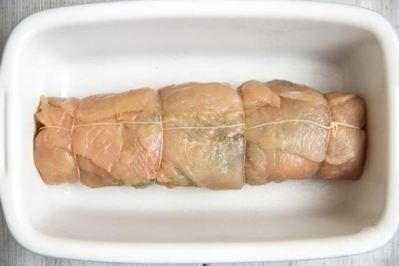 Рулет из куриного филе со специями в духовке – фото приготовления рецепта, шаг 3