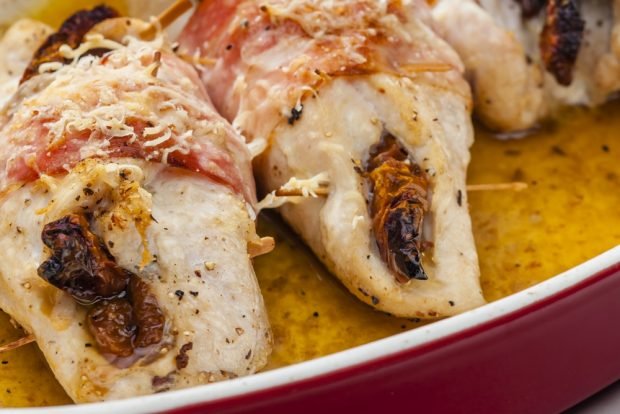 Как приготовить Куриный рулет с грибами, сыром, картошкой и луком в духовке просто рецепт пошаговый