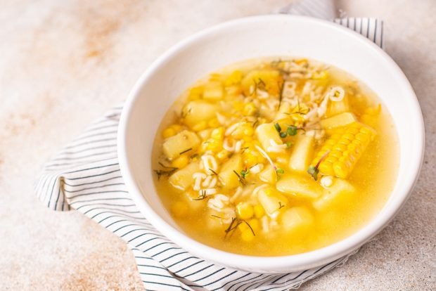 Суп с кукурузой, картошкой и вермишелью
