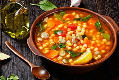 Марокканский суп с нутом и фасолью