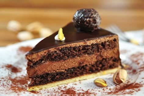 Шоколадный торт с пралине