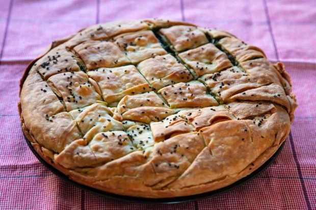 Греческий пирог со шпинатом и фетой