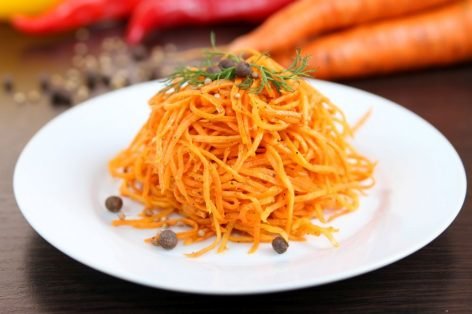Острая морковь по-корейски с сухой аджикой