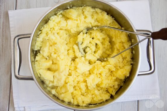 Драники из вареной картошки – фото приготовления рецепта, шаг 1