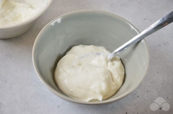 Ягодное парфе из йогурта – фото приготовления рецепта, шаг 1