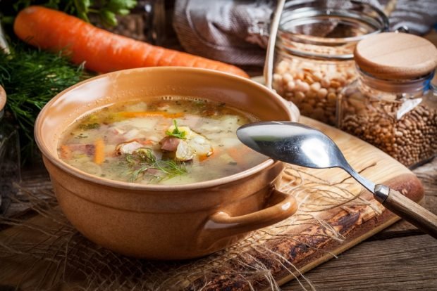 Гороховый суп с овощами и колбасой