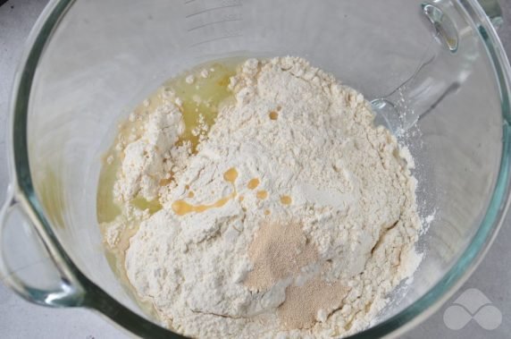 Пирожки с курицей и грибами – фото приготовления рецепта, шаг 1