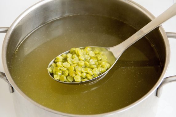 Гороховый суп с капустой – фото приготовления рецепта, шаг 1