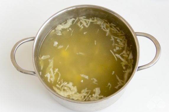 Гороховый суп с капустой – фото приготовления рецепта, шаг 2