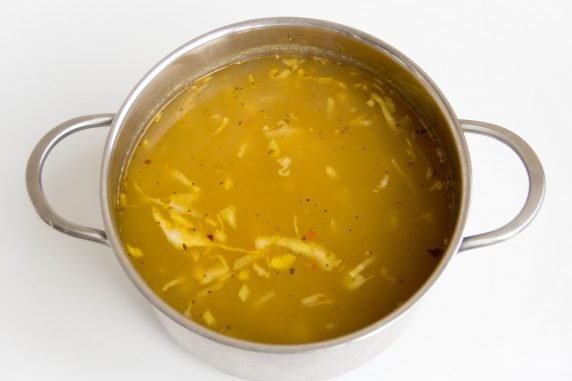 Гороховый суп с капустой – фото приготовления рецепта, шаг 4