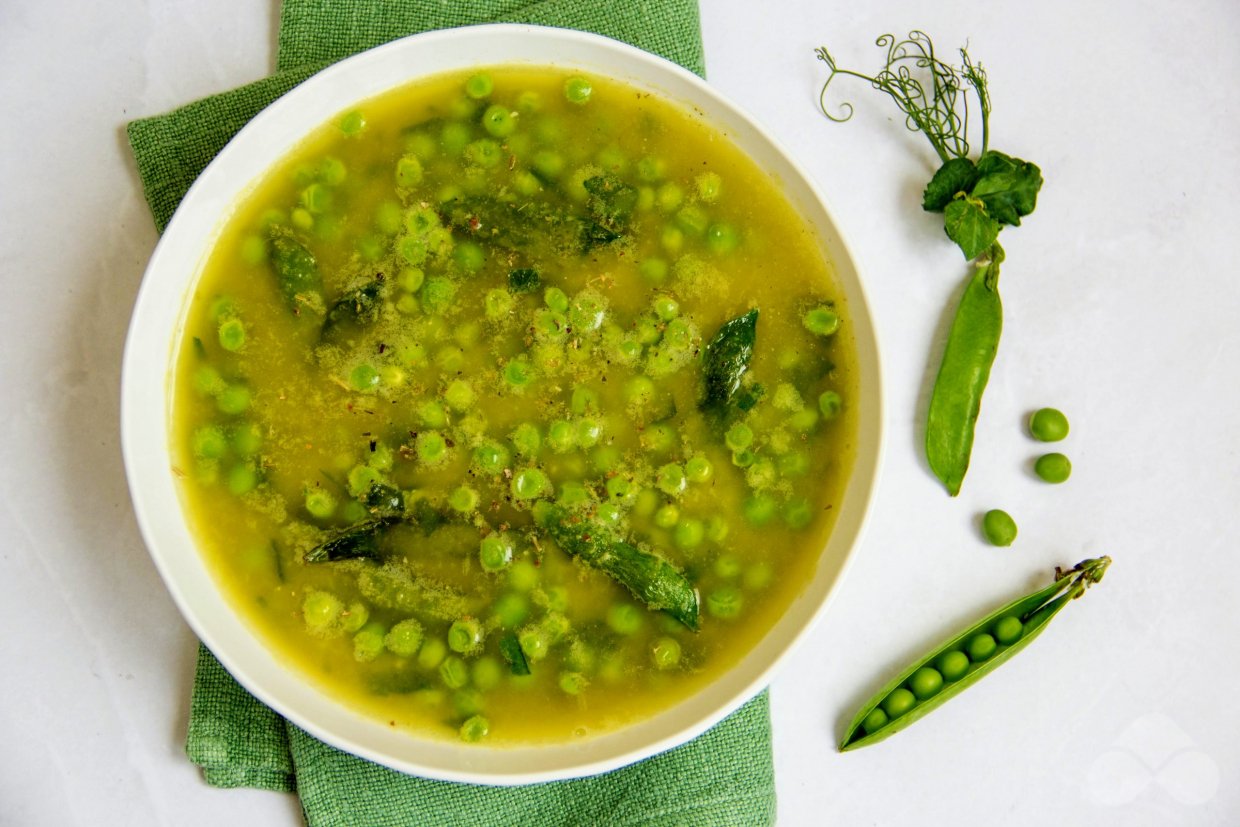 Суп из молодого зеленого горошка