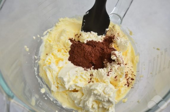 Трайфл с шоколадным крем-чизом – фото приготовления рецепта, шаг 2