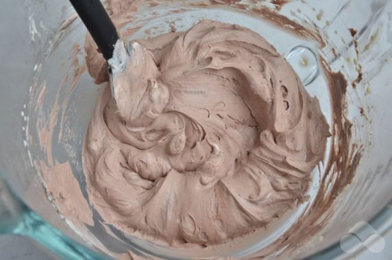 Трайфл с шоколадным крем-чизом – фото приготовления рецепта, шаг 3
