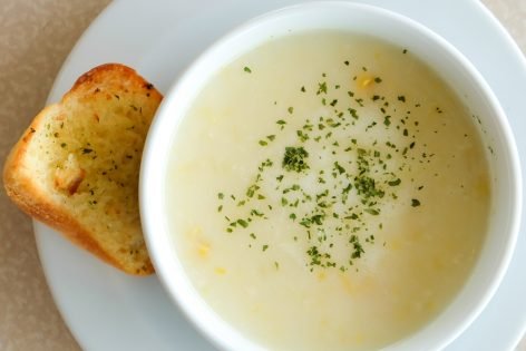 Молочный суп с кукурузной крупой