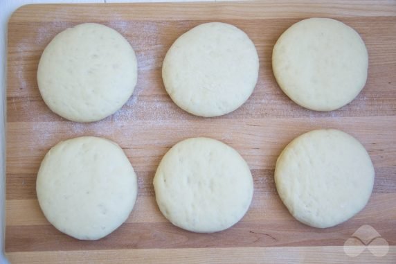 Сладкие пончики без яиц – фото приготовления рецепта, шаг 5