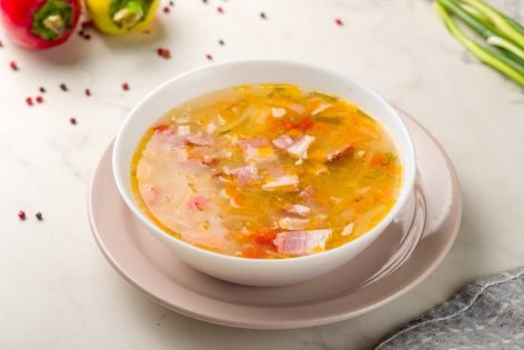 Гороховый суп с копченостями и беконом