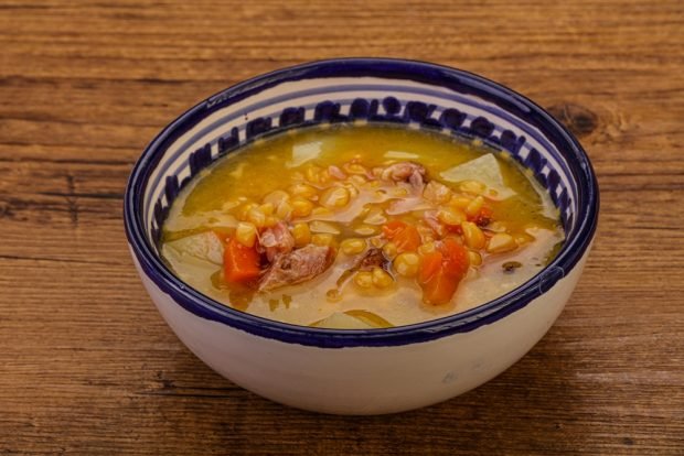 Гороховый суп с копченостями и колотым горохом