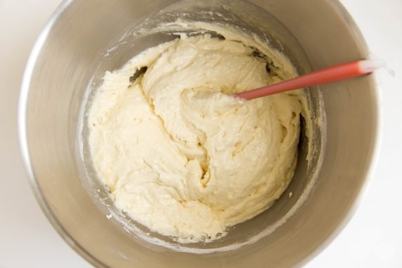 Творожный пирог с персиками – фото приготовления рецепта, шаг 3