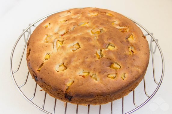 Творожный пирог с персиками – фото приготовления рецепта, шаг 5