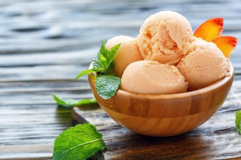 Персиковое мороженое